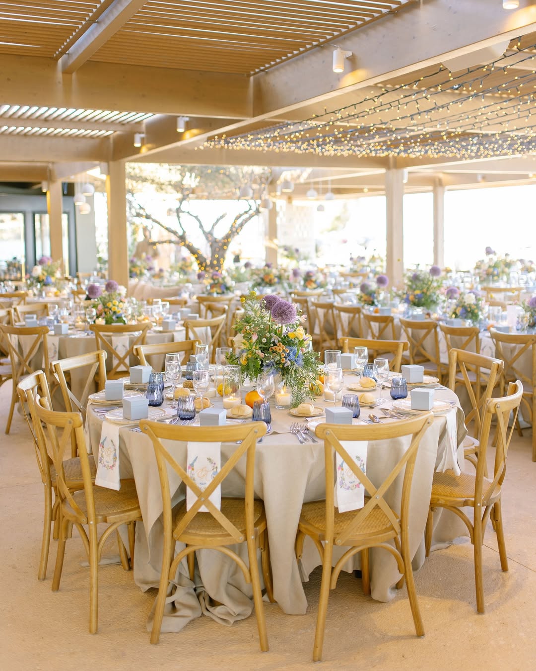 Elegant wedding table setting at SeaRocks Paros